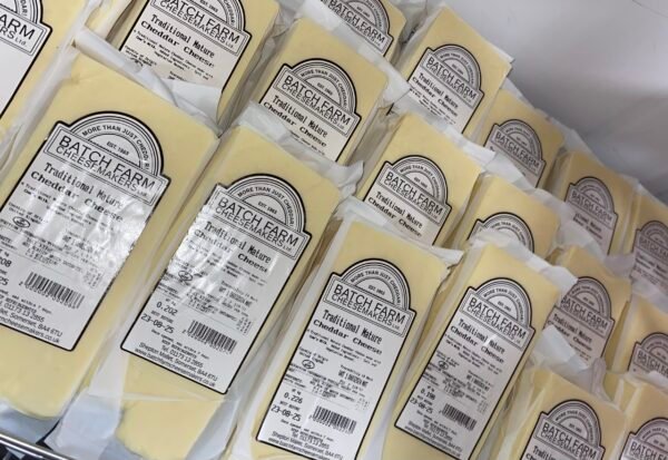 Traditional Farmhouse Mature Cheddar Cheese (200g)